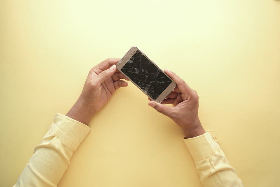 iPhone 12 觸控失靈、綠色波紋怎麼辦？常見故障 5 大解法